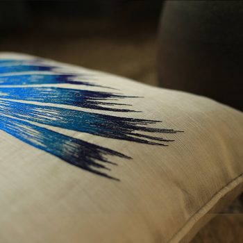 Gối thêu tay hình con cá - Gối sofa cao cấp