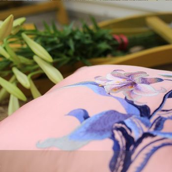 Gối thêu hoa ly - Gối sofa cao cấp