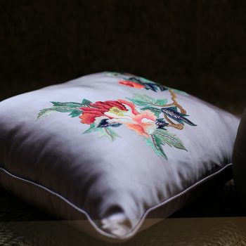 Gối thêu hoa mẫu đơn - Gối trang trí decor