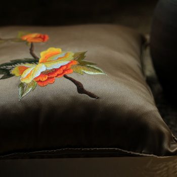 Gối thêu hoa mẫu đơn - Gối trang trí decor