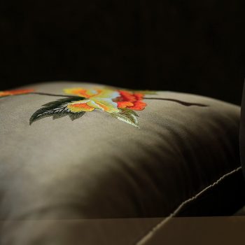 Gối thêu hoa mẫu đơn - Gối trang trí decor