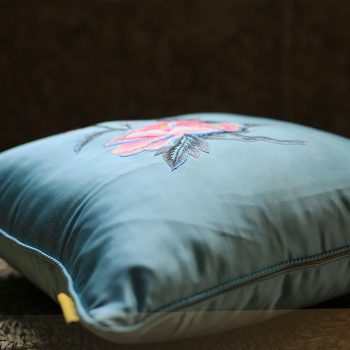 Gối thêu hoa mẫu đơn - Gối trang trí decor