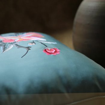 Gối thêu hoa mẫu đơn - Gối trang trí decor