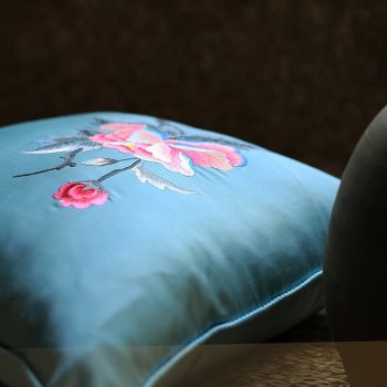 Gối thêu hoa mẫu đơn - Gối trang trí decor