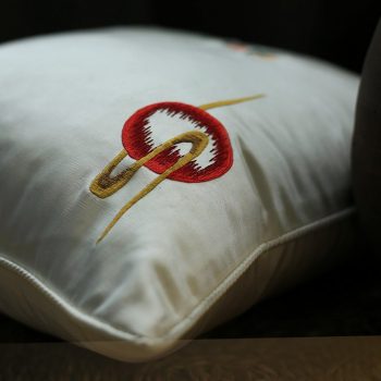 Gối thêu hoa mẫu đơn - Gối sofa cao cấp