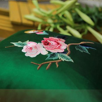 Gối thêu hoa trà - Gối sofa cao cấp