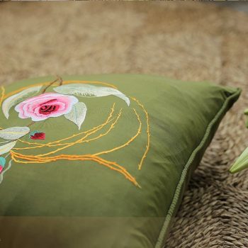 Gối thêu hoa trà - Gối sofa cao cấp