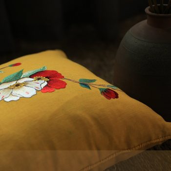Gối thêu hoa trà - Gối sofa cao cấp