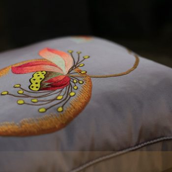 Gối thêu hoa sen - Gối thêu cao cấp