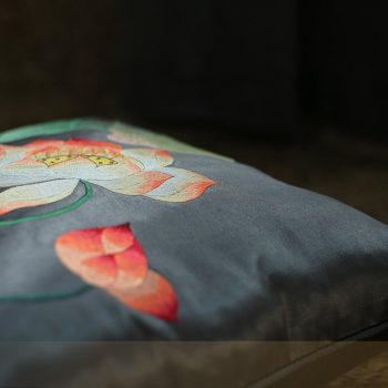 Gối thêu hoa sen - Gối thêu cao cấp