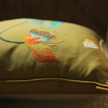 Gối thêu hoa sen - Gối thêu tay cao cấp