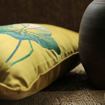 Gối thêu hoa sen - Gối thêu tay cao cấp