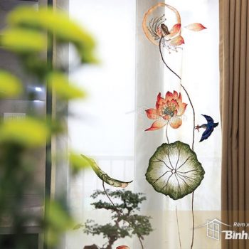 mẫu rèm thêu tay Sen bói cá