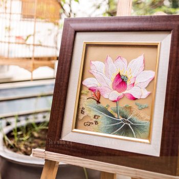 Tranh thêu hoa sen - Tranh thêu tay cao cấp Bình Minh