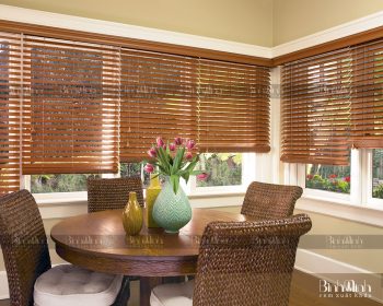 Những thiết kế rèm gỗ cho phòng khách cao cấp sang trọng, màu sắc tự nhiên