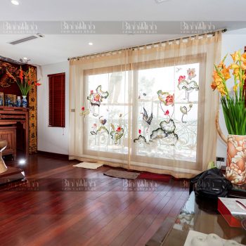 Cách lựa chọn rèm vải sang trọng, tinh tế cho phòng khách gia đình