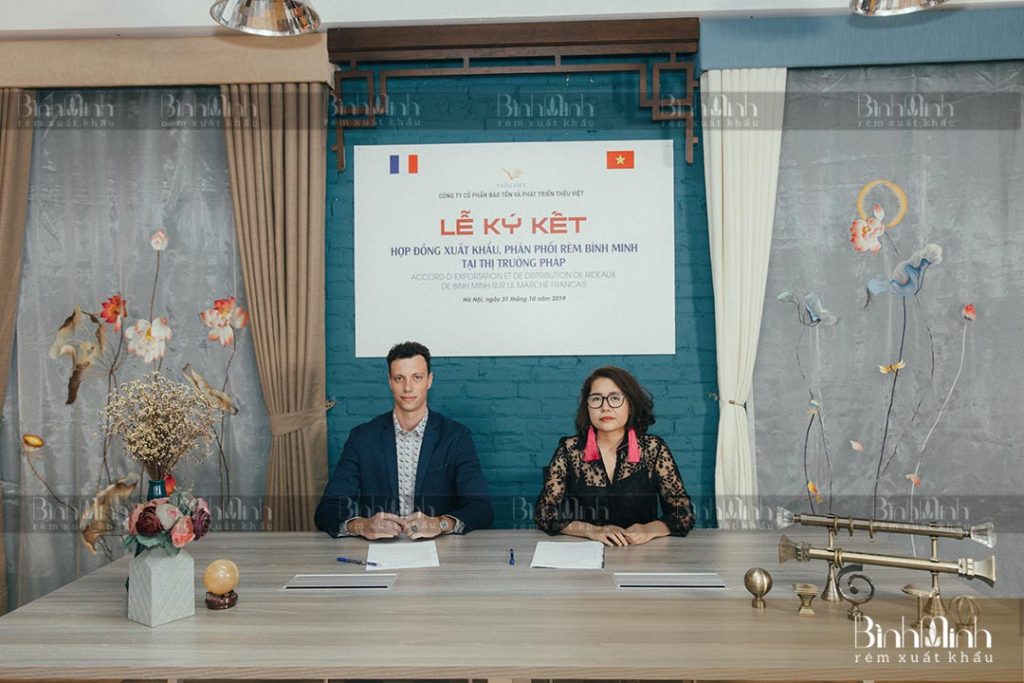Lễ ký kết hợp tác rèm xuất khẩu Bình Minh với đối tác Pháp