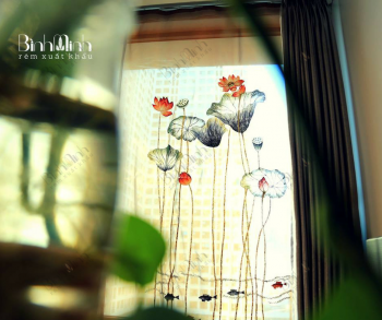 Rèm Bình Minh: Những chiếc rèm cửa Bình Minh với màu sắc tươi sáng, vui tươi sẽ mang đến cho bạn cảm giác tràn đầy năng lượng và cuồng nhiệt cuộc sống. Với chất liệu vải nhẹ nhàng, thanh lịch, bạn hoàn toàn có thể sử dụng những chiếc rèm này để trang trí phòng khách, phòng ngủ hay phòng làm việc.