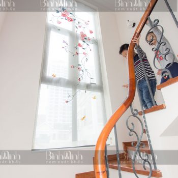 Rèm biệt thự Ciputra với mẫu rèm thêu hoa hồng