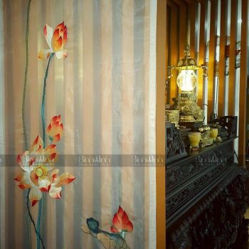 Rèm che bàn thờ thêu Sen