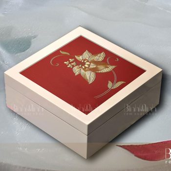 Hộp gỗ sơn mài tranh thêu hoa - HSM01