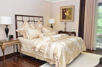 Những bộ chăn ga gối đệm hoàng gia đang được ưa chuộng hiện nay