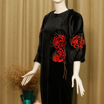 Váy nhung thêu tay hoa cúc